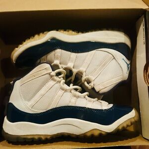 Nike Air Jordan 11 Retro Tennis Shoes